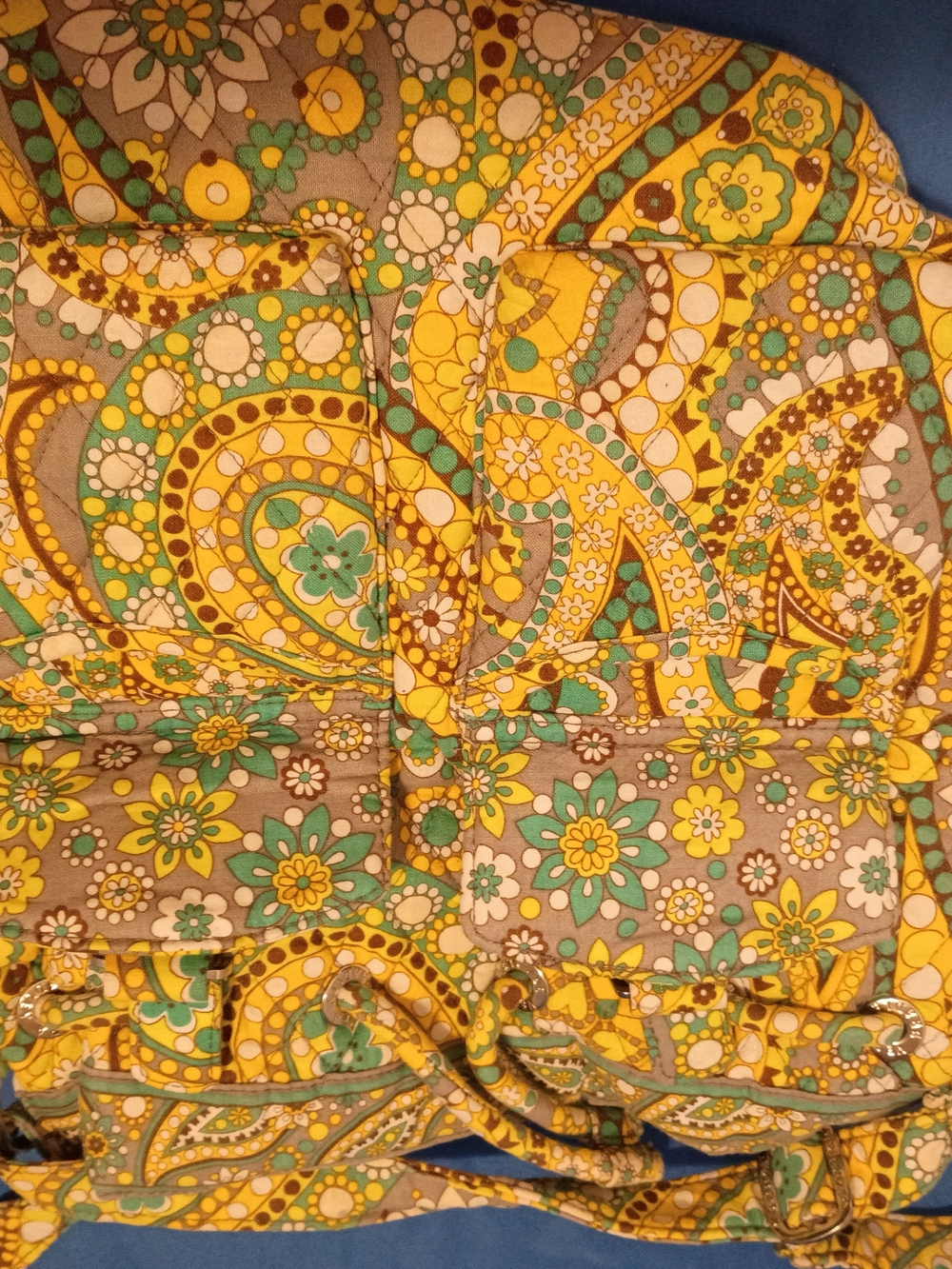 Vera Bradley Drawstring Shoulder Bag in the Citrus Elephant retired print. - Picture 4 of 4